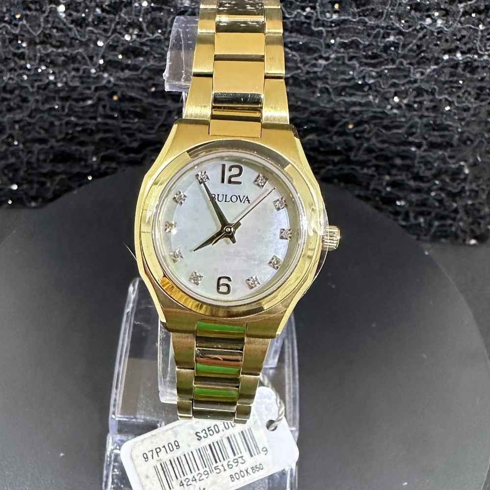 Women's NWT Mother-of-Pearl Face w/Diamonds Affixed to a Gold Bracelet & Bezel